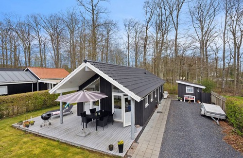 Kelstrup Strand House | 62 m² House ∙ 2 bedrooms ∙ 5 guests