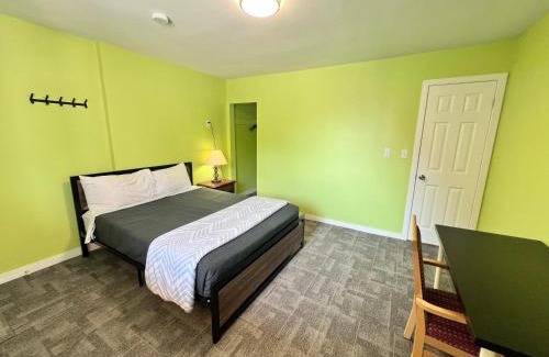 Niagara Falls Hotel | 6267 Persepolis Inn
