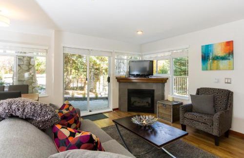 Village North House | 63 Lagoons