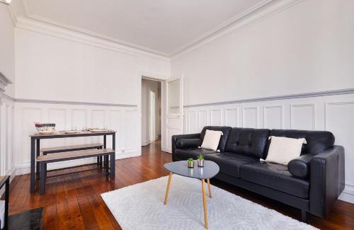 Clichy Apartment | 63 m2 Apartment Parisian charm ideal for work and relaxation