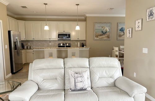 Bradenton House | 6454 Charming home on golf course