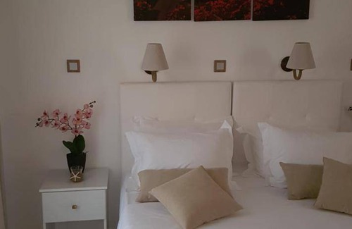Kamari Apartment | 65 m² Apartment ∙ 2 bedrooms ∙ 5 guests