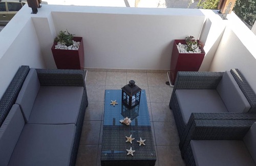 Kamari Apartment | 65 m² Apartment ∙ 2 bedrooms ∙ 5 guests