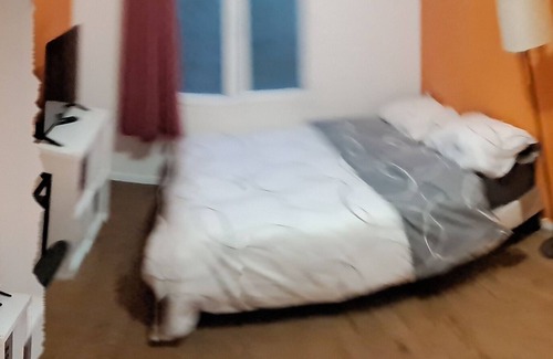 Trappes Apartment | 65 m2 apartment with trapdoor *3 bedrooms fully equipped with tv and fridge