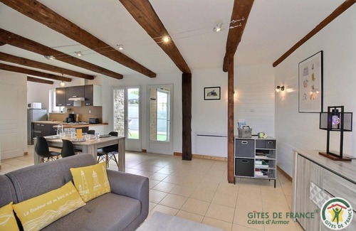 Goudelin House | 65 m² Gîte ∙ 2 bedrooms ∙ 4 guests
