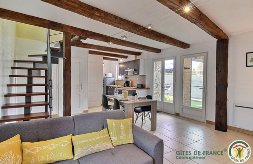 Goudelin House | 65 m² Gîte ∙ 2 bedrooms ∙ 4 guests