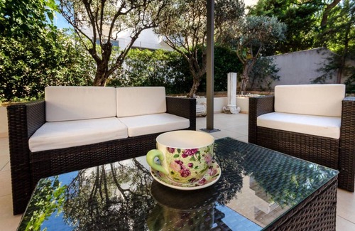 Glyfada House | 65 m² House ∙ 1 bedroom ∙ 4 guests