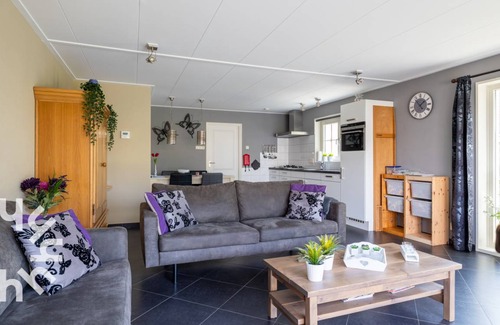 Wolphaartsdijk House | 65 m² House ∙ 2 bedrooms ∙ 4 guests