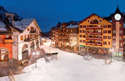 Arc-1950 Apartment | 65-m² south-facing apartment for 6/8 people, garden-level terrace, ski in/out