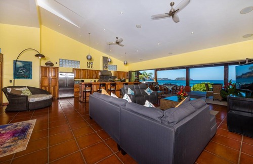 Potrero House | 650 m² House ∙ 6 bedrooms ∙ 12 guests