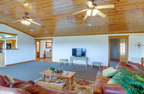 Fairfield Bay House | 650 m² House ∙ 6 bedrooms ∙ 14 guests