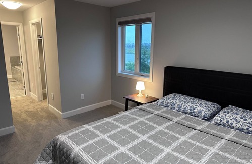 Russell House | 659 Parkview Ter