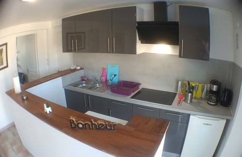 Villeneuve-les-Beziers Apartment | 65m² air-conditioned apartment with swimming pool in quiet residence