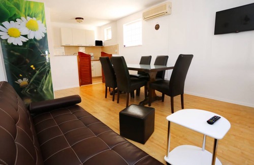 Trogir Apartment | 68 m² Apartment ∙ 2 bedrooms ∙ 5 guests