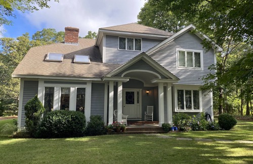 Lagoon Heights House | 68 Meadow View Rd. OB. Ferry tix for two cars available for Jul & Aug.