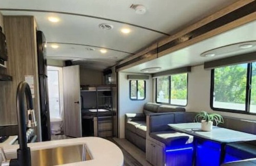 St. Petersburg - Clearwater House | #69 Skyway C Camper Joyful Moments
