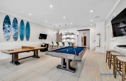 Crystal Beach House | 697 m² House ∙ 11 bedrooms ∙ 33 guests