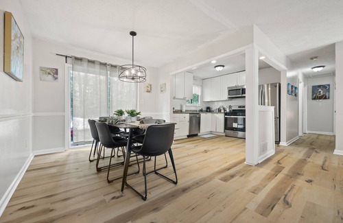 Decatur House | 6BDR SLEEP12 Decatur Home 18 min from city!