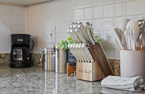Decatur House | 6BDR SLEEP12 Decatur Home 18 min from city!