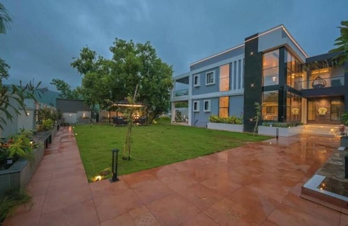 Lonavala Villa | 6BHK Saanjh w Indoor/outdoor Pool & Gazebo