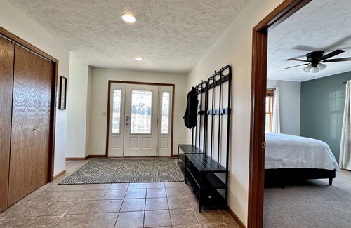 Kearney House | 6BR/2.5BA Home on Retreat-like Acreage