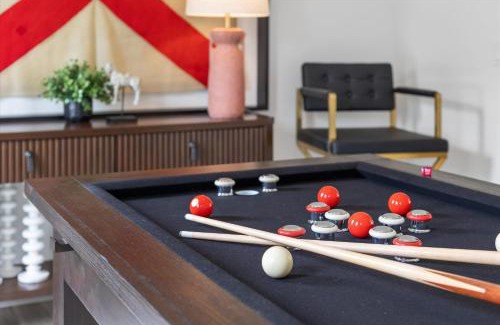West Omaha House | 6BR Luxury Stay Prime Spot Games & More