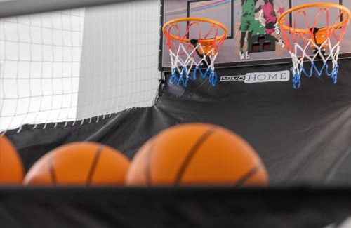 West Omaha House | 6BR Luxury Stay Prime Spot Games & More