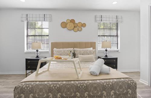 St. James Park House | 6br Orlando Retreat Pool, Fireplace & Family Fun