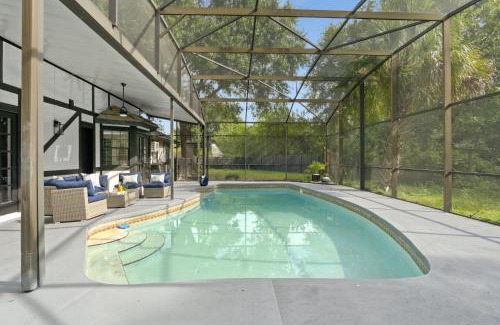 St. James Park House | 6br Orlando Retreat Pool, Fireplace & Family Fun