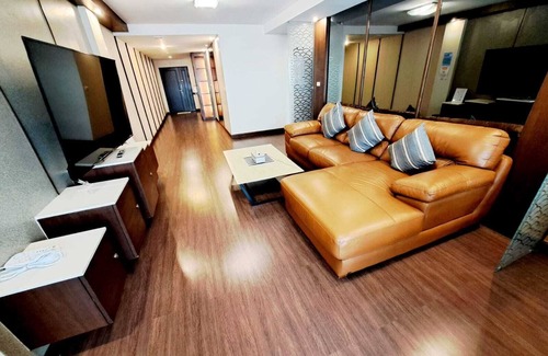 Khlong Toei Nuea Apartment | 6C-Short-term rental allowed-2BRs Downtown Bangkok