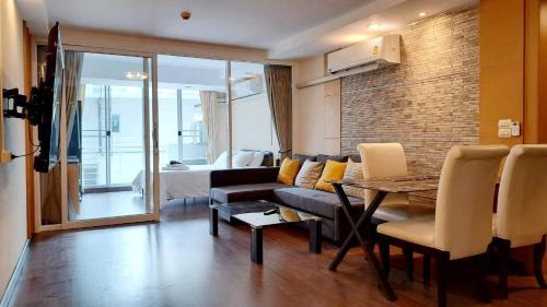 Khlong Toei Nuea Apartment | 6D-Short-term rental allowed-3BRs Downtown Bangkok