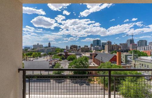 Downtown Salt Lake City Apartment | 6th floor Luxury Apt - King Bed Pool Prkng Gym NEW
