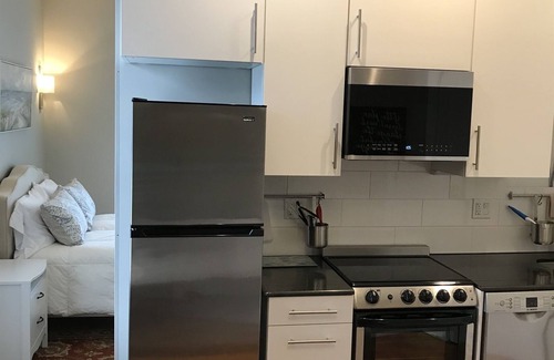 Rochester Apartment | #7 1BR, private garage, quiet living near city