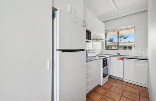Coffs Harbour Apartment | 7 27 Ocean Parade Relaxed Beachfront Holiday Apartment
