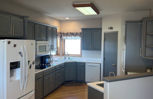 Lonergan House | 7 Bed 4 Bath w/Exquisite Lake McConaughy View!