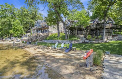 Sister Lakes House | 7 Bed Beachfront with Scenic Views Sister Lakes