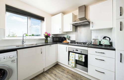 Patchway House | 7 bed home designed for contractors and families