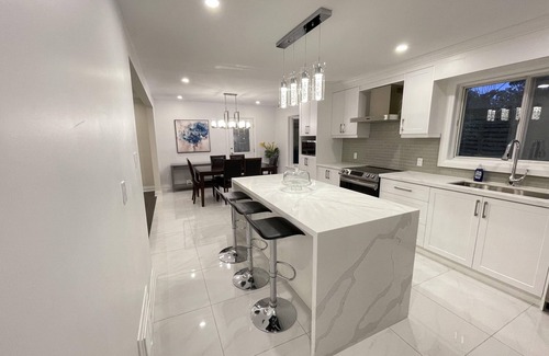 Scarborough House | 7 Bedroom and 6 washroom House with 2 kitchen and 2 laundry and a huge backyard