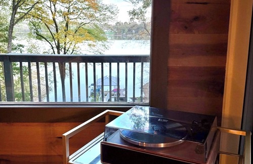 Cadiz House | 7 bedroom lakefront oasis on Lake Barkley - 3 acres with NEW private dock 2024