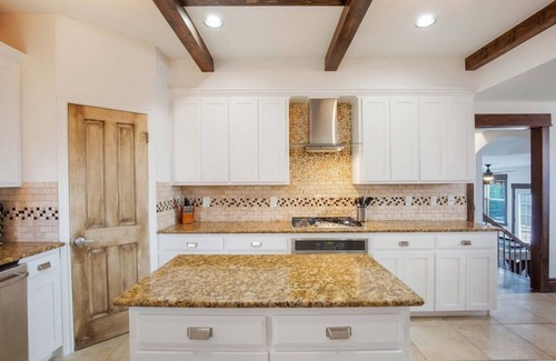 Austin House | 7 Bedroom | Sleep 26 | Pool | Hot Tub | Pool Table