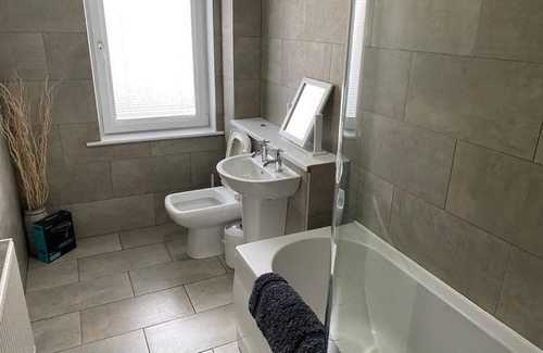 Stornoway House | 7 BR for 10 people in town