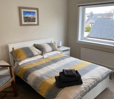 Stornoway House | 7 BR for 10 people in town