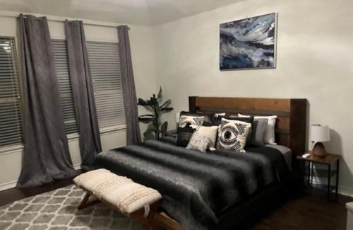 San Antonio House | 7-BR, H. Thea., near attrns -St2