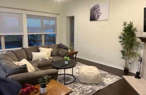 San Antonio House | 7-BR, H. Thea., near attrns -St2
