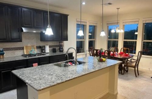 San Antonio House | 7-BR, H. Thea., near attrns -St2