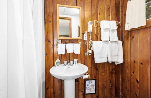 Chippewa Lake House | 7 Cabins on Chippewa Lake