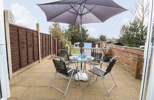 Kessingland Cottage | 7 COASTAL COTTAGES, pet friendly, with a garden in Kessingland