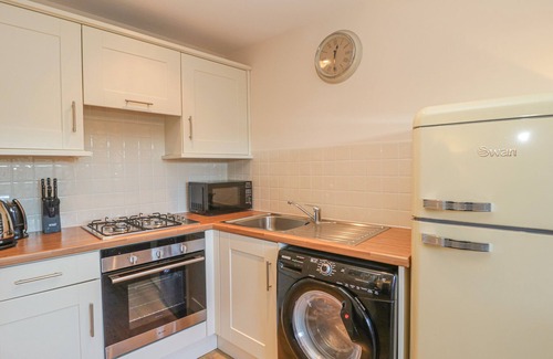 Watchet Cottage | 7 MALT HOUSE COURT, family friendly, with a garden in Watchet