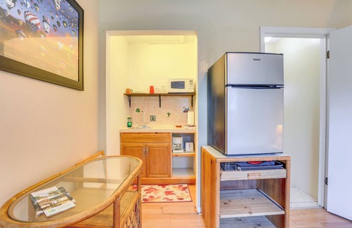 Pinellas Park Apartment | 7 Mi to Beach: Pinellas Park Studio w/Patio