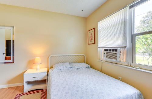 Pinellas Park Apartment | 7 Mi to Beach Pinellas Park Studio with Patio